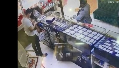 ESENLER’DE BİR KUYUMCUDA HIRSIZLIK