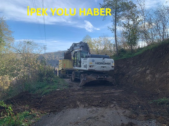 Muhtar Mahallesinde yapılan yol çalışmaları nedeni ile Belediye Başkanı Halil Akgül’e teşekkür etti. 