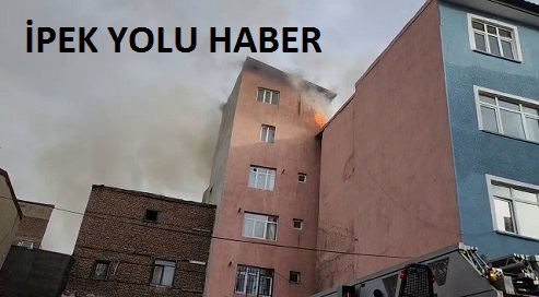 Erzurum’un Yakutiye ilçesinde bir binanın çatı katında çıkan yangın paniğe neden oldu.