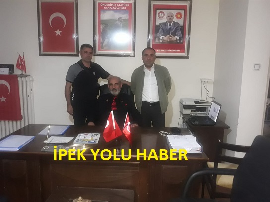 VATAN SEVERLER PARTİSİ GENEL BAŞKANI YILMAZ GÜLÜMSER DİYARBAKIR İL BAŞKANI MUSA BAYAZIT’LA BİRLİKTE ORTAK BASIN AÇIKLAMASI YAPTILAR.