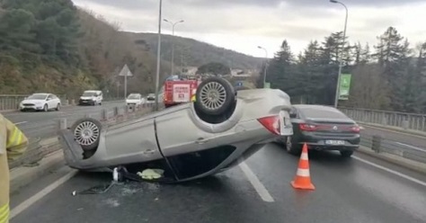 SARIYER’DE VİRAJI ALAMAYAN ARAÇ TAKLA ATTI