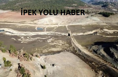     Bursa’da kuraklık kaygısı yaşanıyor. Kar ve yağmur yağmaması sebebiyle içme suyu barajlarında su seviyesi çok düşük olması endişelendirmeye başladı.   