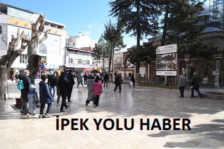 Mimar Sinan Camii çevresi ve meydan traverten doğal taş ile kaplandı