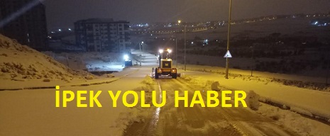  GAZİANTEP BÜYÜKŞEHİR KARLA MÜCADELEYİ TÜM GECE SÜRDÜRDÜ ÇALIŞMALARDA 120 ARAÇ VE 300 PERSONEL GÖREV YAPIYOR
