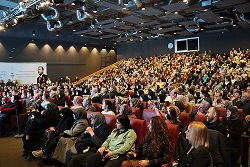 HAYATİ İNANÇ KONFERANSI MEST ETTİ