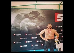 ASKİ SPORLU MİLLİ GÜREŞÇİLERE ESENBOĞA HAVALİMANI’NDA COŞKULU KARŞILAMA
