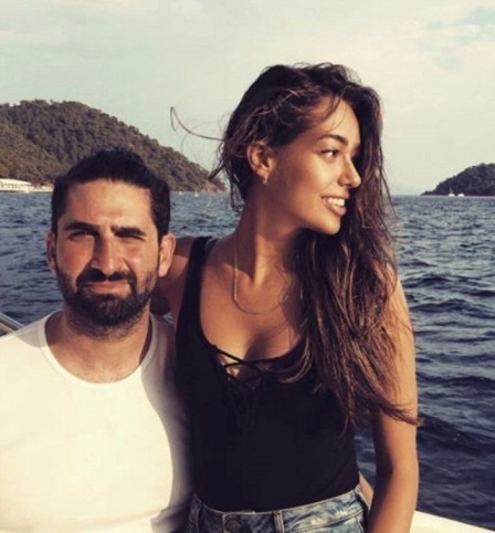 Ünlü Oyuncular Dilan Çiçek Deniz ile Furkan Andıç, Dudak Dudağa Görüntülendi