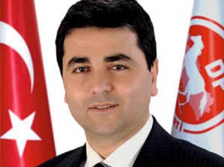 DP Lideri Uysal: Siz Kurtla Yiyen, Kuzuyla Ağlayan İktidarsını