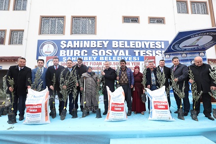 BAŞKAN TAHMAZOĞLU'NDAN ÇİFTÇİYE HEP DESTEK TAM DESTEK