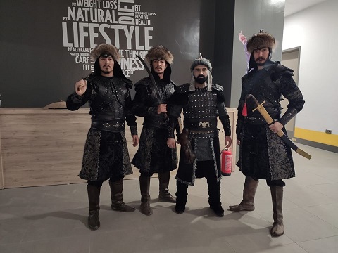 ÜNLÜ SANATÇI ADİL ŞAN DAN İPEKYOLU HABER ÖZEL RÖPORTAJ 