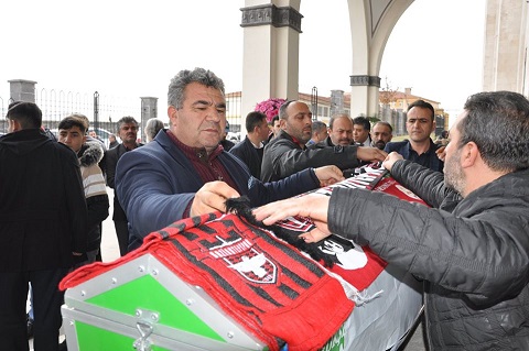 MİLLİ FUTBOLCU YÜCEDAĞ TOPRAĞA VERİLDİ 