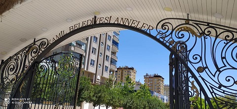 GAZİANTEP TE  PARKLAR DOLDU TAŞTI 