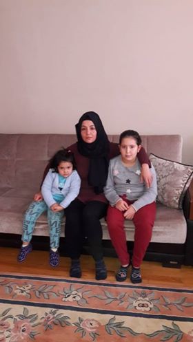 Antalya'da İki Çocuğuyla Çaresiz Ortada Kalan Genç Bir Annenin Feryadı