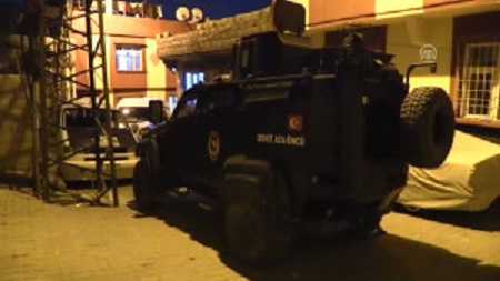 Gaziantep,te Polisin Durdurmak İstediği Araçtan Ateş Açıldı