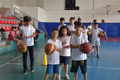 İPEKYOLU'NDA SPOR, SANAT, MESLEK VE  EĞİTİM KURSLARI KIŞ AYLARINDA DA YOĞUN