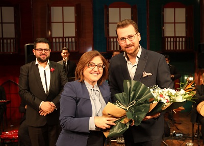 -İHSAN GÜVENÇ'TEN MUHTEŞEM KONSER
