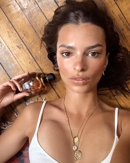 Ratajkowski’nin bir takipçisi paylaşıma, 