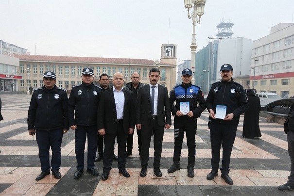 BÜYÜKŞEHİR ZABITA EKİPLERİ İL GENELİNDE FİYAT ETİKETİ DENETİMİ YAPIYOR   