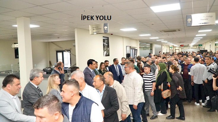  BAŞKAN YILMAZ, ŞEHİTKAMİL AİLESİYLE BAYRAMLAŞTI