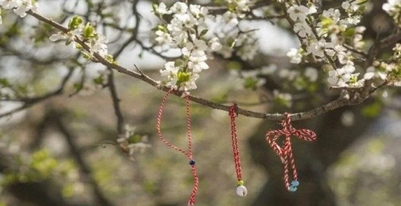 1300’lü yıllardan bu yana uzanan gelenek martaniçka bilekliği