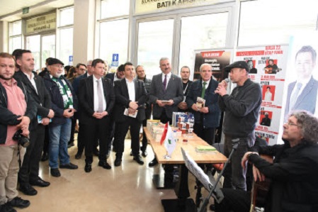     Bu yıl 22’incisi düzenlenen Bursa Kitap Fuarı, kapılarını açtı.