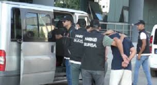 Bursa polisinden uyuşturucu tacirlerine yönelik operasyon