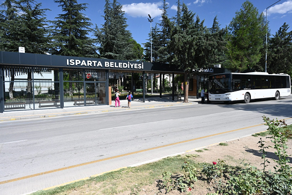 Eski otogar altındaki otobüs durağı modern hale getirildi