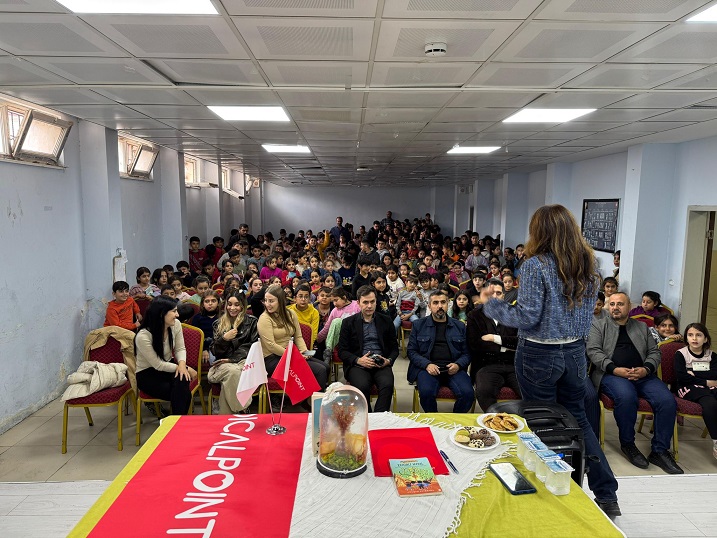 Batmanlı Çocuklar, Gülşah Elikbank ile Edebiyatın Büyüsünü Keşfetti   
