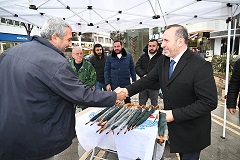 BAŞKAN TUTUK’TAN YAĞIŞLI HAVALARDA HEMŞEHRİLERİNE JEST