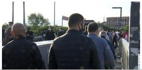 SOSYAL MESAFE UYULMADI
