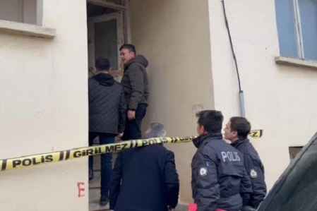        Bursa’da 10 gündür kayıp olan esnaf, metruk bir evde ölü olarak bulundu.