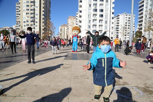 ŞAHİNBEY BELEDİYESİ SPOR ETKİNLİĞİ İLE ÇOCUKLARA VE VATANDAŞLARA MORAL VERDİ
