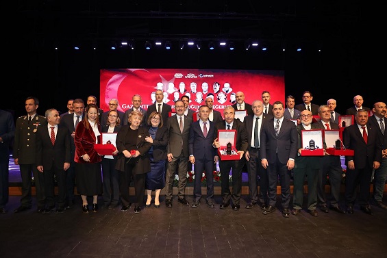 GAZİANTEP’İN GAZİLİK UNVANI ALIŞININ 104. YILI COŞKUYLA KUTLANDI   