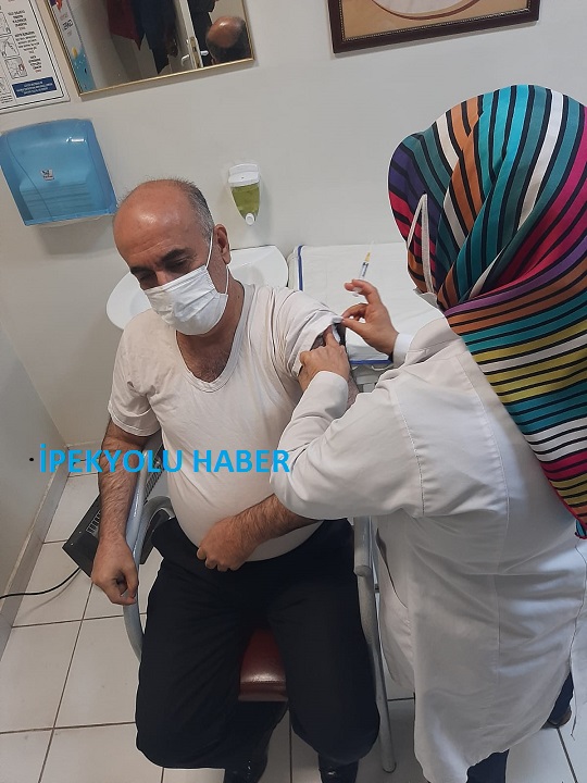HELVACI İLK DOZ AŞISINI VURULDU