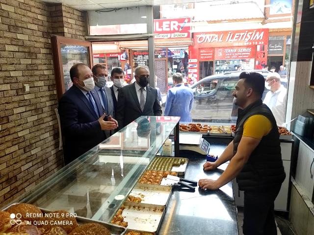MHP Erzurum İl Başkanı Naim Karataş, Pasinler ilçesinde esnaf sorunlarını dinledi.