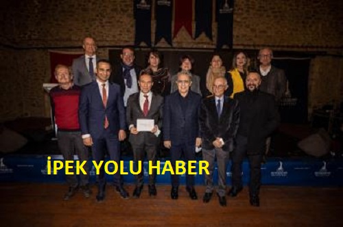 İzmir’in yeni kültür platformu “İzmir Art” tanıtıldı