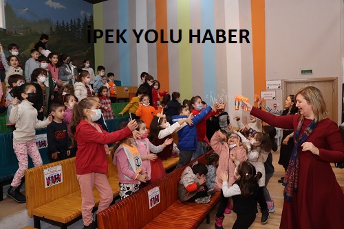 MASAL DİNLEDİLER ŞARKILAR SÖYLEDİLER