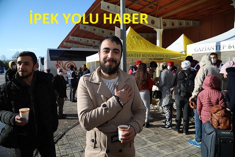 BÜYÜKŞEHİR, OTOBÜS TERMİNALİNDE VATANDAŞLARA KUMANYA DAĞITIMI YAPTI