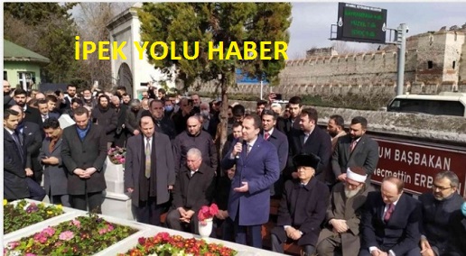 NECMETTİN ERBAKAN MEZARI BAŞINDA ANILDI 