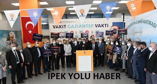 AK Parti Gaziantep İl Başkanı Mehmet Eyup ÖZKEÇECİ, 28 Şubat Post Modern Darbesi’nin 25. yıl dönümünde basın açıklamasında bulundu. 