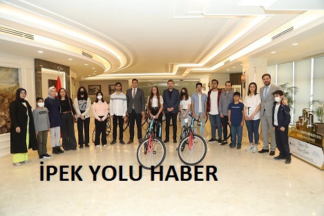 GAZİANTEP BÜYÜKŞEHİR’İN GENÇLERE YÖNELİK DÜZENLEDİĞİ 5 YARIŞMANIN KAZANANLARI ÖDÜLLERİNİ ALDI
