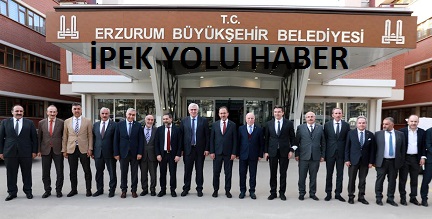 GENÇLİK VE SPOR BAKANI DR. KASAPOĞLU’NDAN BAŞKAN SEKMEN’E ÖVGÜ
