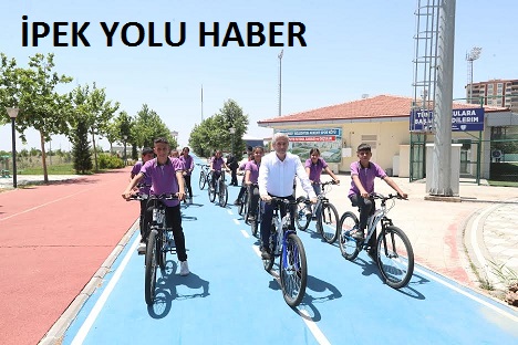 ŞAHİNBEY BELEDİYESİ ÖĞRENCİLERE 40 BİN BİSİKLET HEDİYE ETTİ   