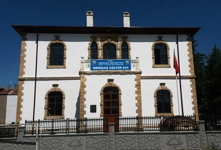      EMİRDAĞ KÜLTÜR EVİ ZİYARETÇİ AKININA UĞRUYOR 