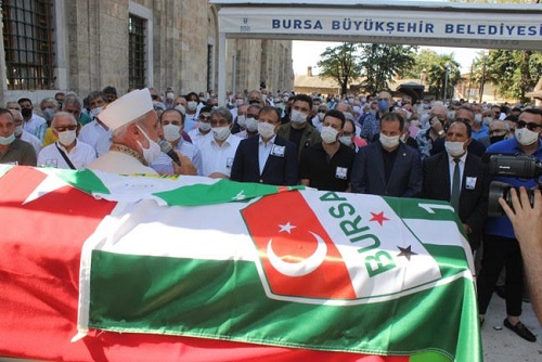 BURSASPOR’UN EFSANE FUTBOLCUSU SON YOLCULUĞUNA UĞURLANDI