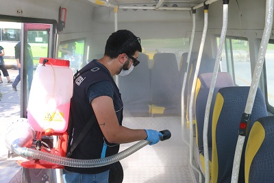 TAKSİLER VE MİNİBÜSLER DEZENFEKTE EDİLİYOR