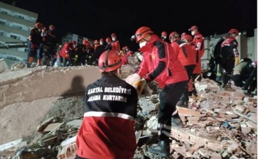 KARTAL BELEDİYESİ KURTARMA EKİPLERİNİ İZMİR’E GÖNDERDİ.