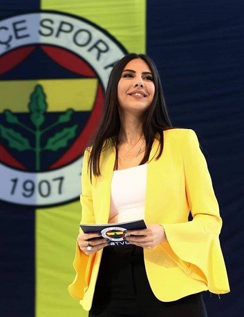  SPOR SPİKERİ OLAN DİLAY KEMER GÖZYAŞLARI İÇİNDE  SON YOLCULUĞUNA UĞURLANDI.