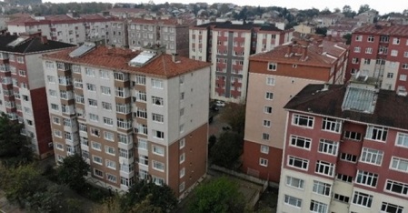 BEYLİKDÜZÜ NDE DEPREM RİKSİ TAŞIYAN BİR BLOK