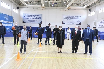 SAKIP ÖZBERK SPOR KOMPLEKSİ’NİN AÇILIŞI YAPILDI